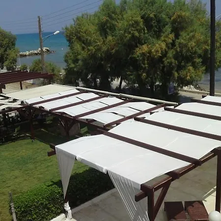 Chris Studios and Apartments Λέχαιο Εξωτερικό φωτογραφία