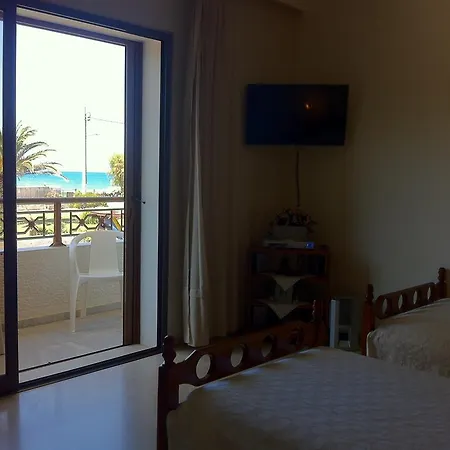 Chris Studios and Apartments Λέχαιο Δωμάτιο φωτογραφία