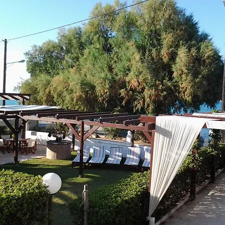 Chris Studios and Apartments Λέχαιο Εξωτερικό φωτογραφία