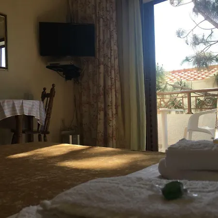 Chris Studios and Apartments Λέχαιο Εξωτερικό φωτογραφία