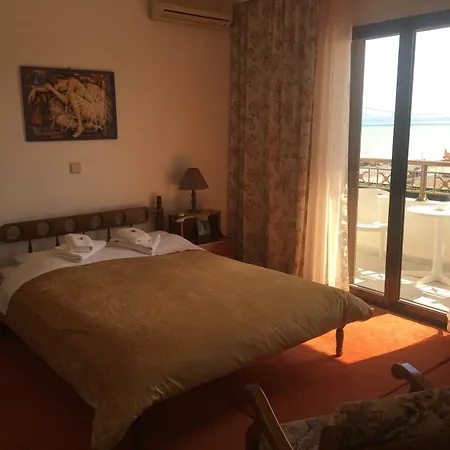 Chris Studios and Apartments Λέχαιο Εξωτερικό φωτογραφία