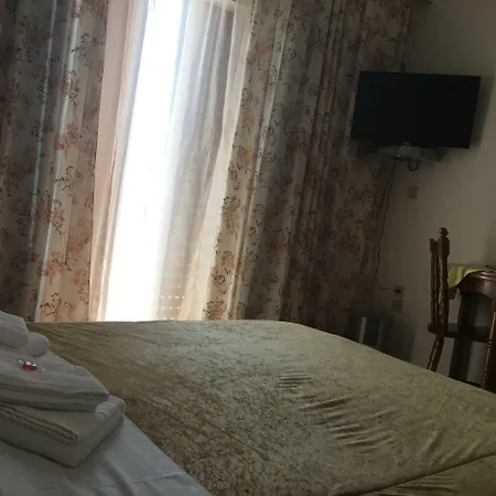 Chris Studios and Apartments Λέχαιο Εξωτερικό φωτογραφία