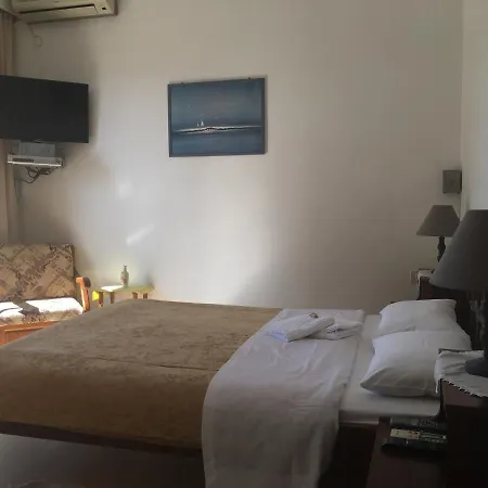 Chris Studios and Apartments Λέχαιο Εξωτερικό φωτογραφία